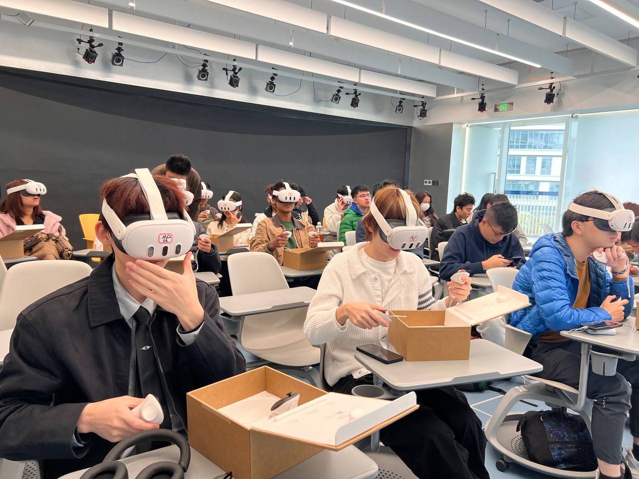 VR